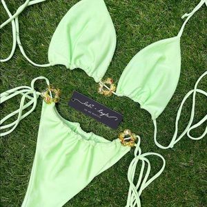 Lali and Layla | Bonnie & Clyde | Gelato al Pistacchio.